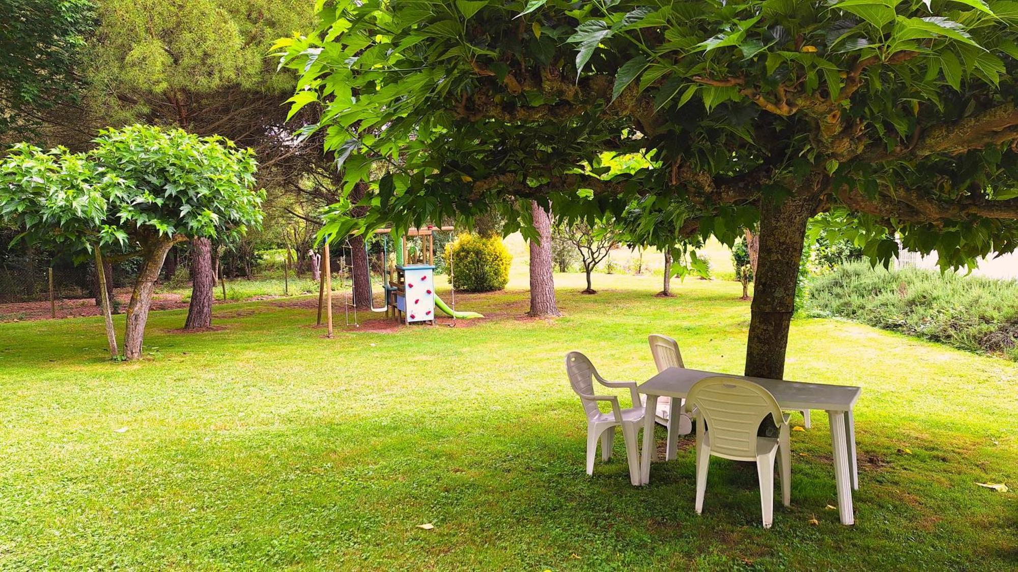 La Maison Du Soleil Saint-Gauderic Bagian luar foto