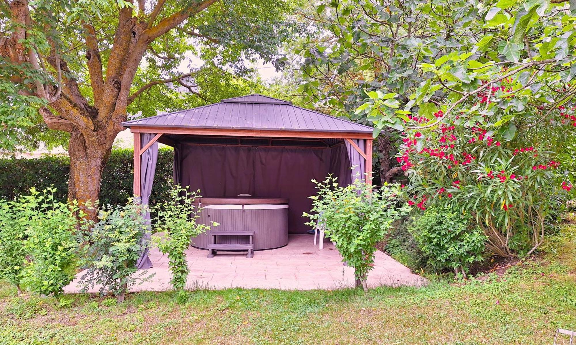 La Maison Du Soleil Saint-Gauderic Bagian luar foto